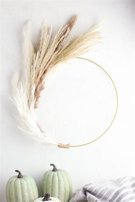 Make This Pampas Grass Hoop Wreath Instructions The Sweetest Digs