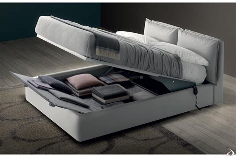 La testiera letto esalta la bellezza del letto e dell'intera camera. Letto con testiera reclinabile Guncia | TopArredi | Mobili ...