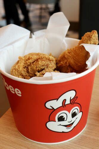 Inside Jollibees New Vancouver Location On Opening Day Video Dished