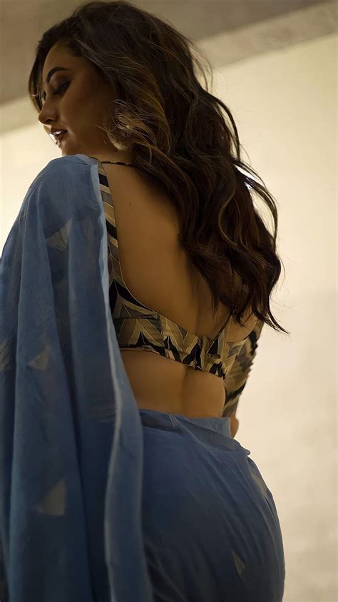 Reshmi Desai Saree Beauty Bollywood Actress HD Phone Wallpaper Pxfuel
