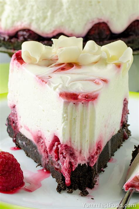 This rich and creamy white chocolate raspberry cheesecake is absolutely divine! No Bake White Chocolate Raspberry Cheesecake - Recipe from ...