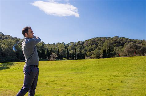 While the steps mentioned above bring you into the open stance, this article covers the world of open stance golf, including: Golf Ibiza : El Stance en Golf