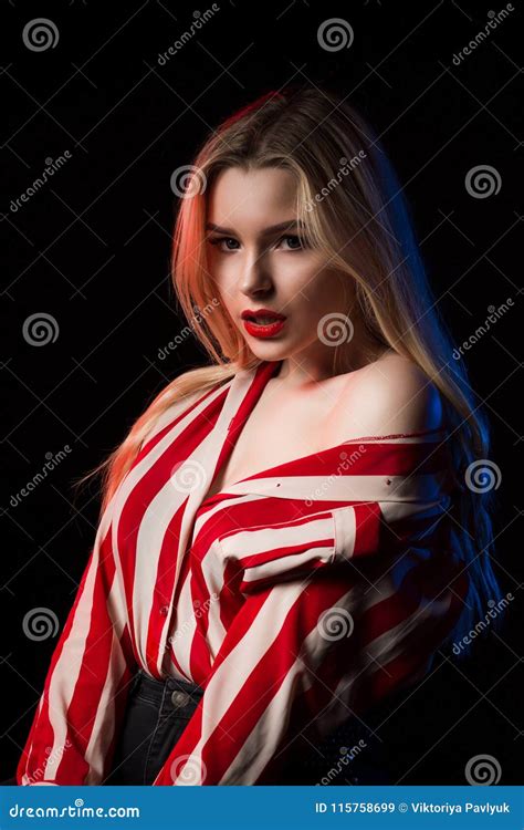 Amazing Blonde Girl With Red Lips Posing With Closed Eyes At Stu Stock Image Image Of Glamour