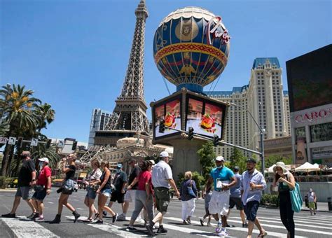 Las Vegas Visitors Spending Less Tipping Less Amid Pandemic Las