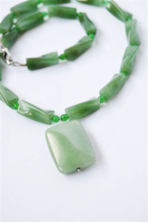 Difference Between Aventurine And Jade Compare The Difference Between