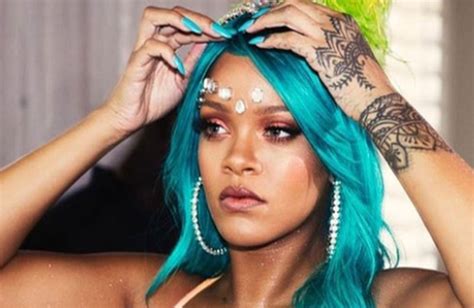 Rihanna Teases A New Fenty Beauty Product Fashion Advice