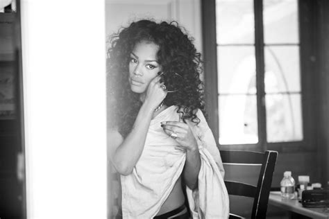 Teyana Taylor Gets Naked In New Video