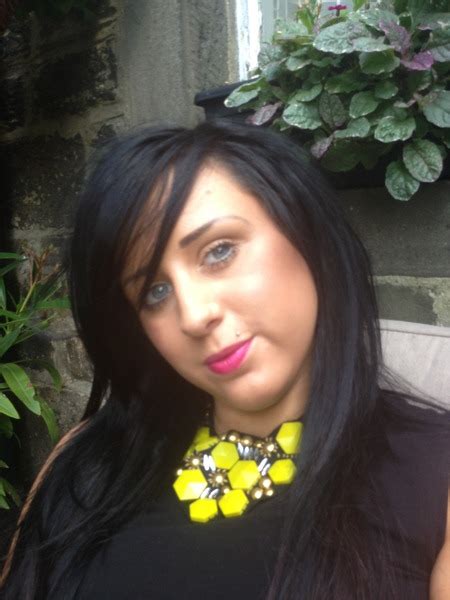 The first consideration with eyebrow pencils is color. Black hair (what color eyebrow pencil) | Beautylish