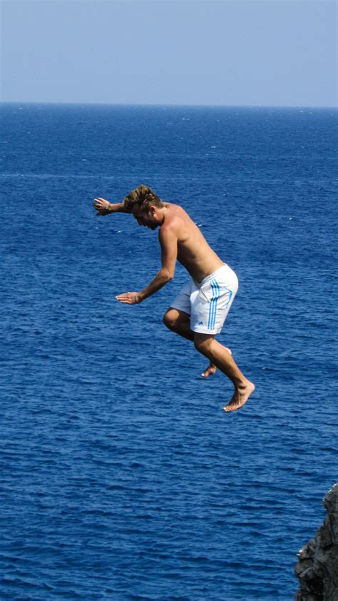 무료 이미지 남자 바다 연안 대양 모험 여름 점프하는 다이빙 동작 극단 익스트림 스포츠 잠수 위험