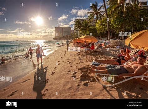 Waikiki Beach Honolulu Stock Photo Alamy