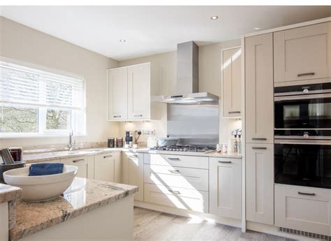 Following the government's loosening of lockdown restrictions, british rowing has published new guidance regarding club rowing. The Henley | Redrow | Open plan kitchen diner, Kitchen ...