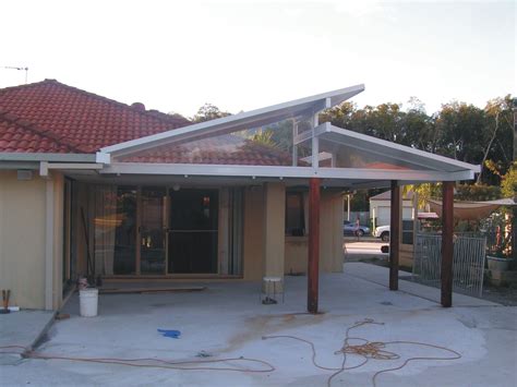 Very popular on skillion carports, due to the low roof pitch that can be used. skillion roof carport | ... _gold_coast_brisbane_solarspan_colorbond_lshaped_roof_recycled_posts ...
