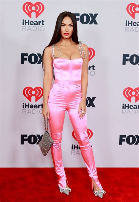 Megan Fox Sizzles In Pink Iheartradio Music Awards 2021 Ritzystar