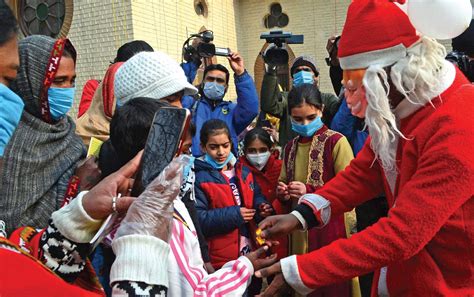 Christmas celebrated in Valley - Kashmir Reader