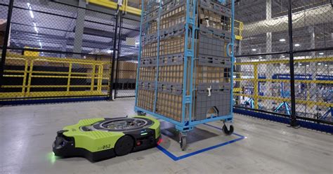 Amazon Announces Its First Fully Autonomous Mobile Warehouse Robot