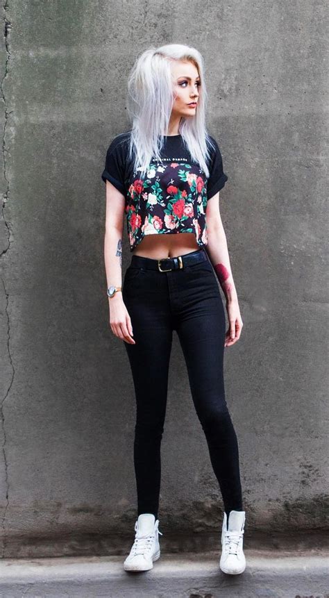 Printed Shirt With Skinny Jeans And White Sneakers Love This Look