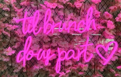 17 Aesthetic Neon Signs To Light Up A Room Bridal Shower 101