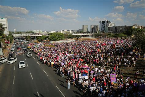 Jun 19, 2021 · o cantor e compositor chico buarque, que completa 77 anos neste sábado, 19, caminhou ao lado de manifestantes durante ato contra o presidente jair bolsonaro, n Atos contra Bolsonaro são realizados nos 26 Estados e no ...