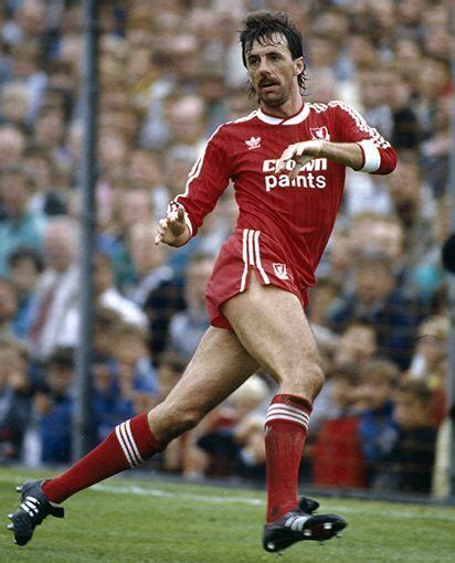 Mark Lawrenson Of Liverpool In 1987 Liverpool Badge Liverpool Legends