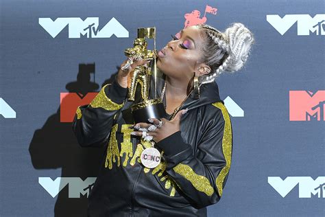 Missy Elliott Lost Diamond Necklace Backstage At Mtv Vmas And Is Asking