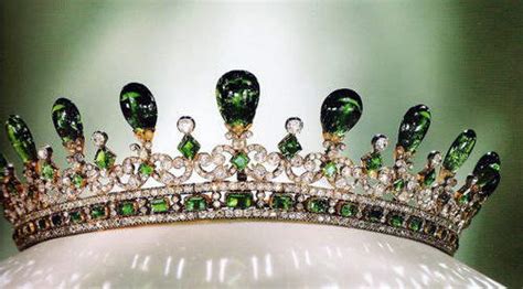 Queen Victorias Emerald And Diamond Tiara Designed By Prince Albert