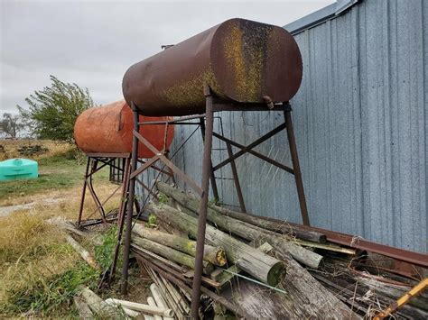 250 Gallon Fuel Tank On Stand And Fence Posts Bigiron Auctions