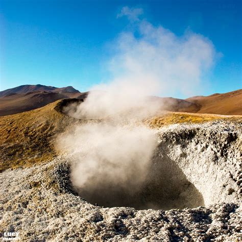 Geiser Sol De Mañana Esta En La Reserva Nacional De Fauna Andina Eduardo Avaroa Potosí Bolivia