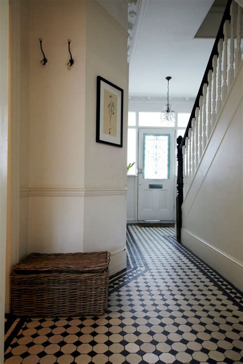 The open floor plan layout featuring a large open space and plenty of light is high on the wish list for home buyers and renters. 15 Floor Tile Designs For The Foyer