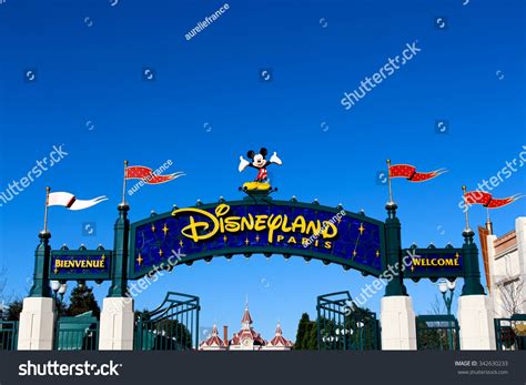 Disneyland Paris November 22 2015 Disneyland Amusement Park