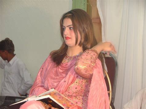 Smart Pashto Singer Ghazala Javed New Cute Private Photos At Home Teluguactresshotsexy