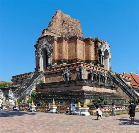 Wat Chedi Luang Chiang Mai