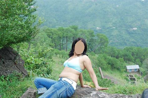 Pakistani Girl Outdoor Pictures In Pakistan Porn Pictures Xxx Photos