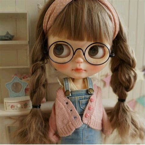 This Cutie With Her Glasses Bonecas Bonitas Bonecas Blythe