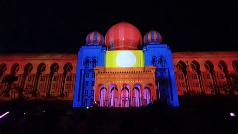 Pertunjukan kapas berhias.warna warni lampu dia.event kapa ni tengah malam dlm kul 8.30 camtu. LAMPU Putrajaya 2019 - YouTube