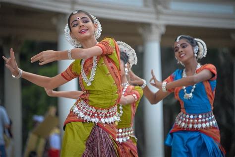 Dancing Around The World Traditional Dances From Around The World