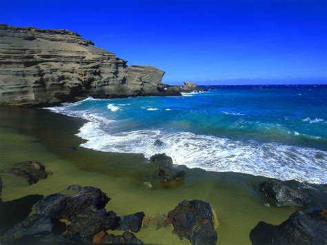 Papakolea Beach In Hawaii One Of The Only Two Green Sand Beaches In