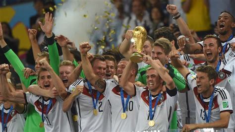 Nach jahresdatum sortierte fussball weltmeister seit 1930. WM-Finale im Live-Ticker: Deutschland gewinnt mit 1:0 ...