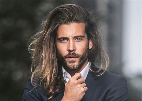 Gaya rambut pria leher panjang. 7 Gaya Rambut Panjang Pria yang Patut Dicoba di 2020 👍 ...