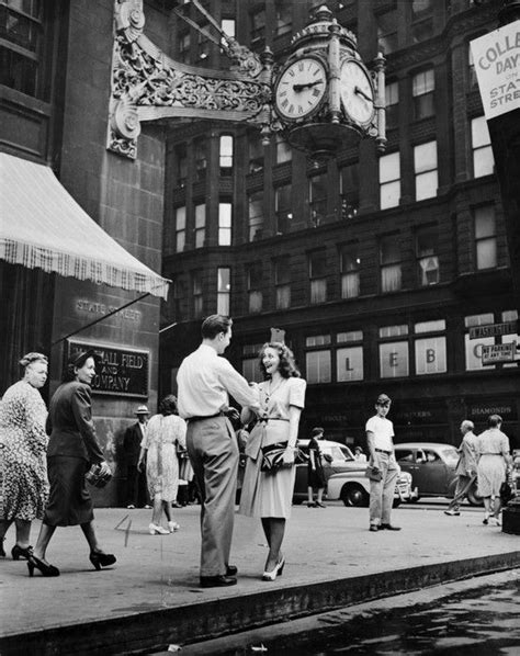 Marshall Fields Clock On State Street Chicago 1947 Photos Du Old