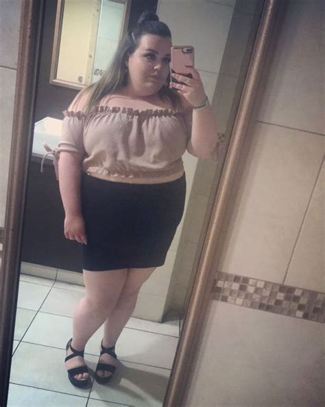 Spiteful Tinder Reject Brutally Fat Shames Girl Who Said No She Hits Back Manchester