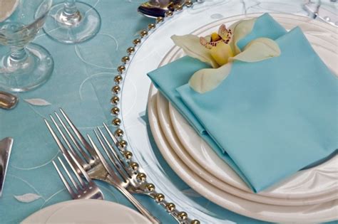 No food or drink (not even water!) should be on the table before guests sit. Table Setting Tips for an Elegant Party charger plates los ...