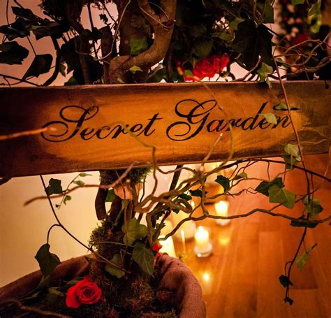 I noticed something funny the other week. - Secret Garden Wedding {Part II} - Dinner & Party ...