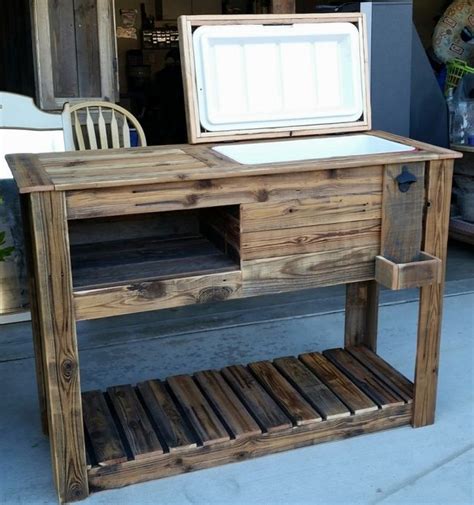 Any type of cooler you want to make needs to have a set of plans. Upcycled Rustic Custom Wood Coolers | Upcycle Art | Pallet ...