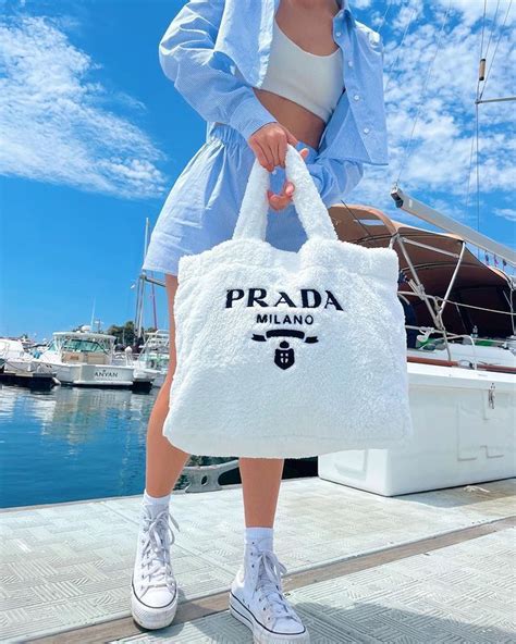 Cd Charlidamelio Fotos Y Videos De Instagram Top Prada Prada Bag