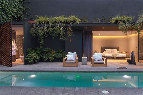 Modern Interior Design That Incorporates Tropical Elements Interior