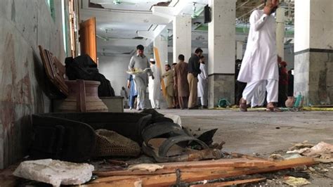 پشاور میں مدرسے سے متصل مسجد کے اندر دھماکے میں کم از کم آٹھ افراد ہلاک، 90 سے زیادہ زخمی Bbc