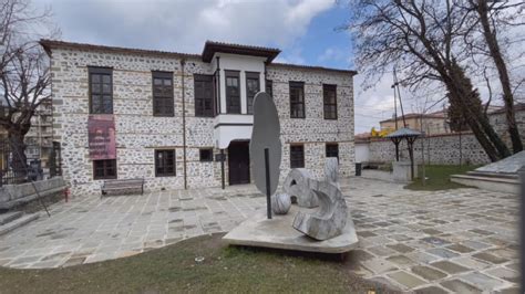 Mësonjëtorja e Parë Shqipe e braktisur në 135 vjetorin e saj