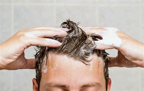 Quel shampoing utiliser après une greffe de cheveux