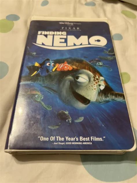 NEW SEALED CLAMSHELL BONUS CD Finding Nemo VHS 2003 Disney Pixar