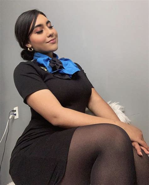Flight attendant selfie aviación airplane in Mexican girl Fly girl Pilot wife